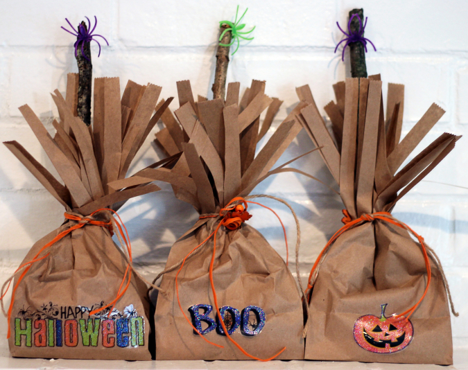 Simple Halloween Craft DIY Trick or Treat Bags