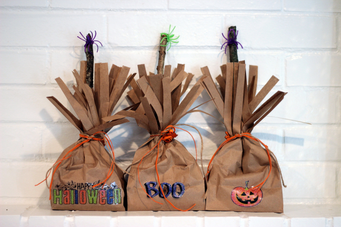 Simple Halloween Craft DIY Trick or Treat Bags