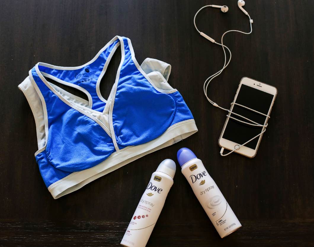 Postpartum Ab Workout with Dove Dry Antiperspirant Spray - Ab Exercises: Postpartum Workout with Dove by Atlanta fitness blogger Happily Hughes