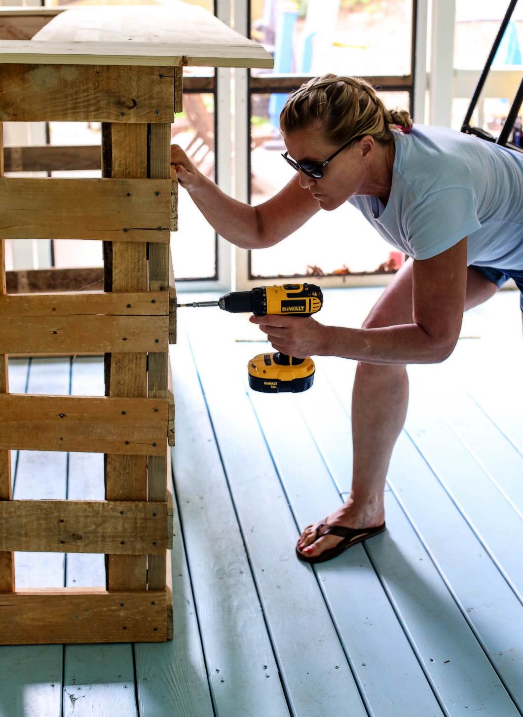 diy pallet bar