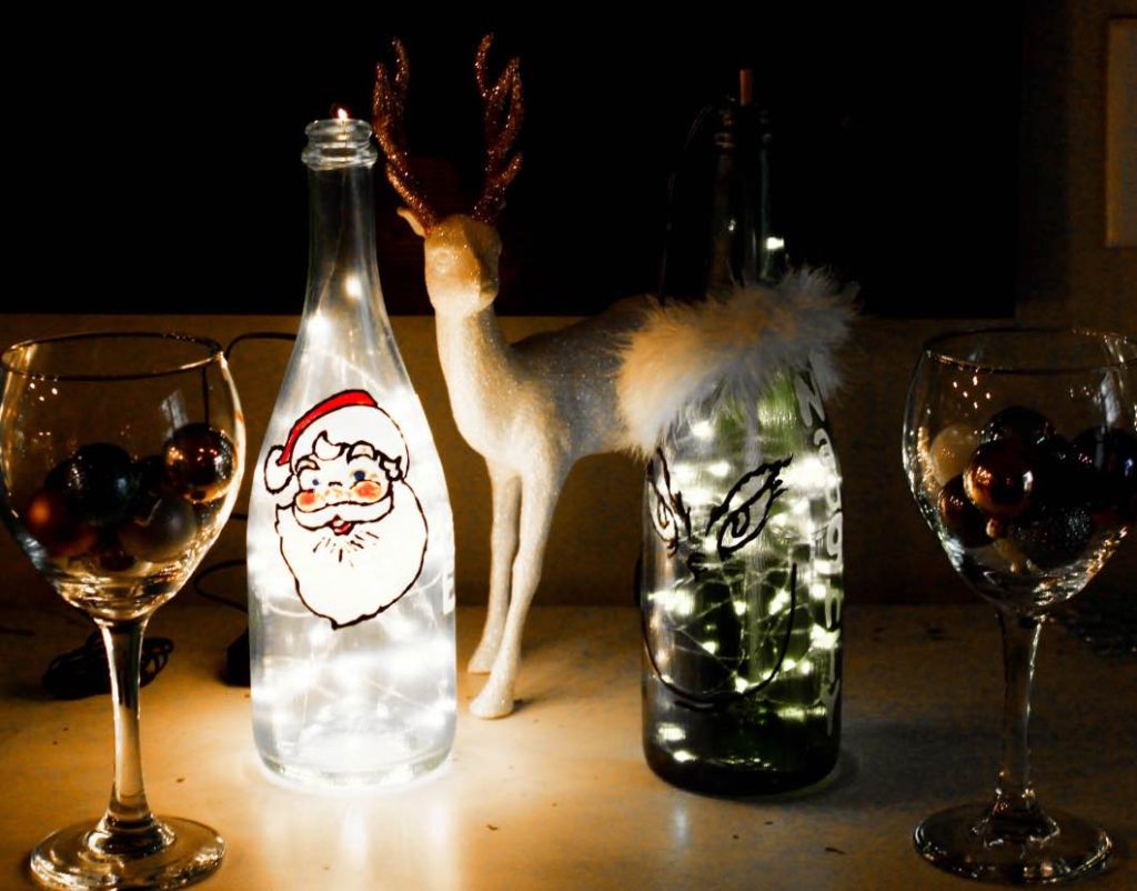 Christmas Painted Wine Bottles Happily Hughes Atlanta Fashion   Howtopaintglassesforchristmas 1024x802 