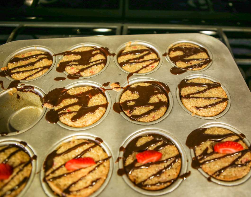 how to make chocolate strawberry muffins