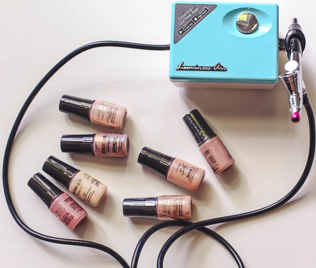 Friday Faves - Luminess Air Makeup by fashion blogger Jessica from Happily Hughes