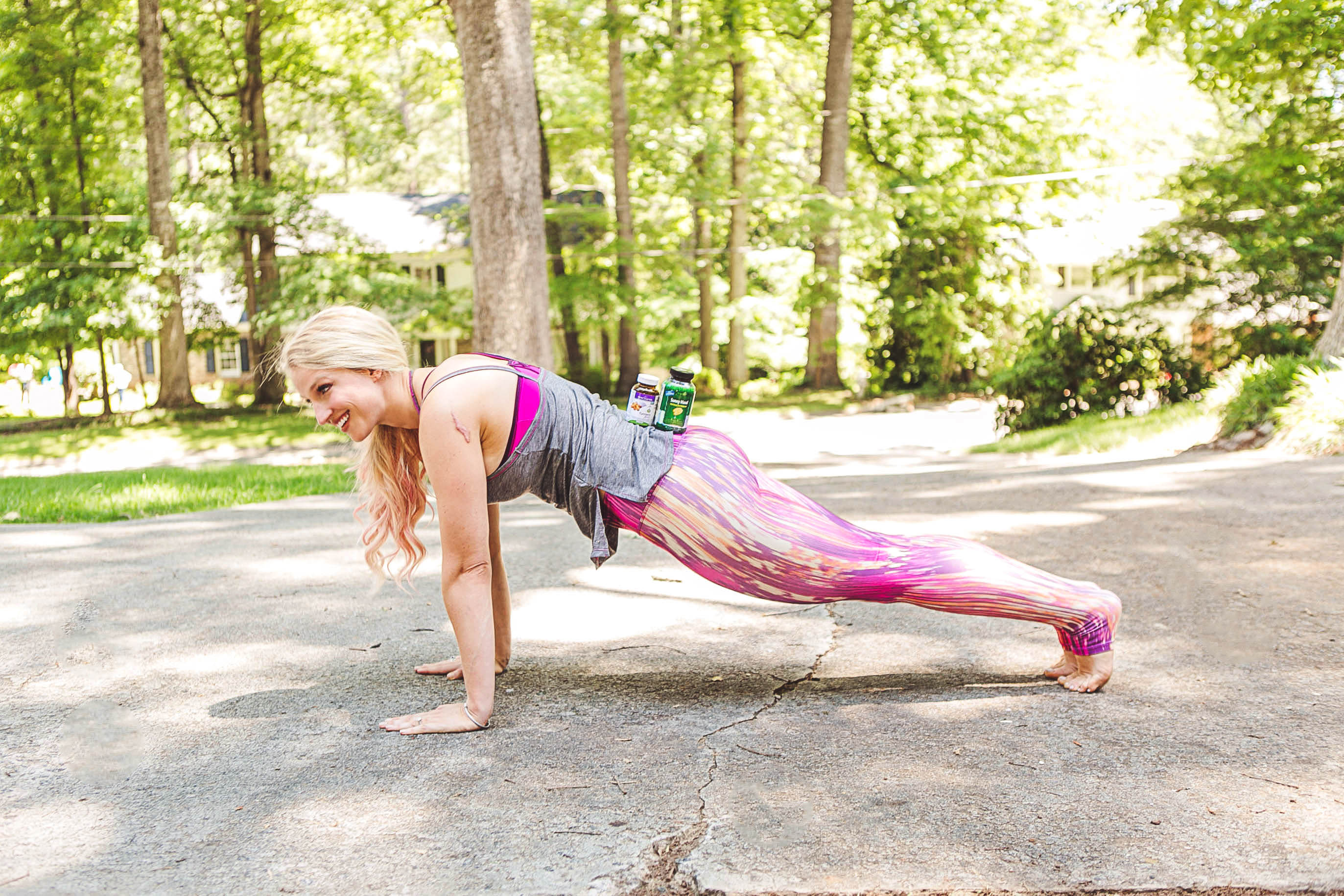 30 Day Ab Challenge Workout with CVS by fitness blogger Jessica of Happily Hughes