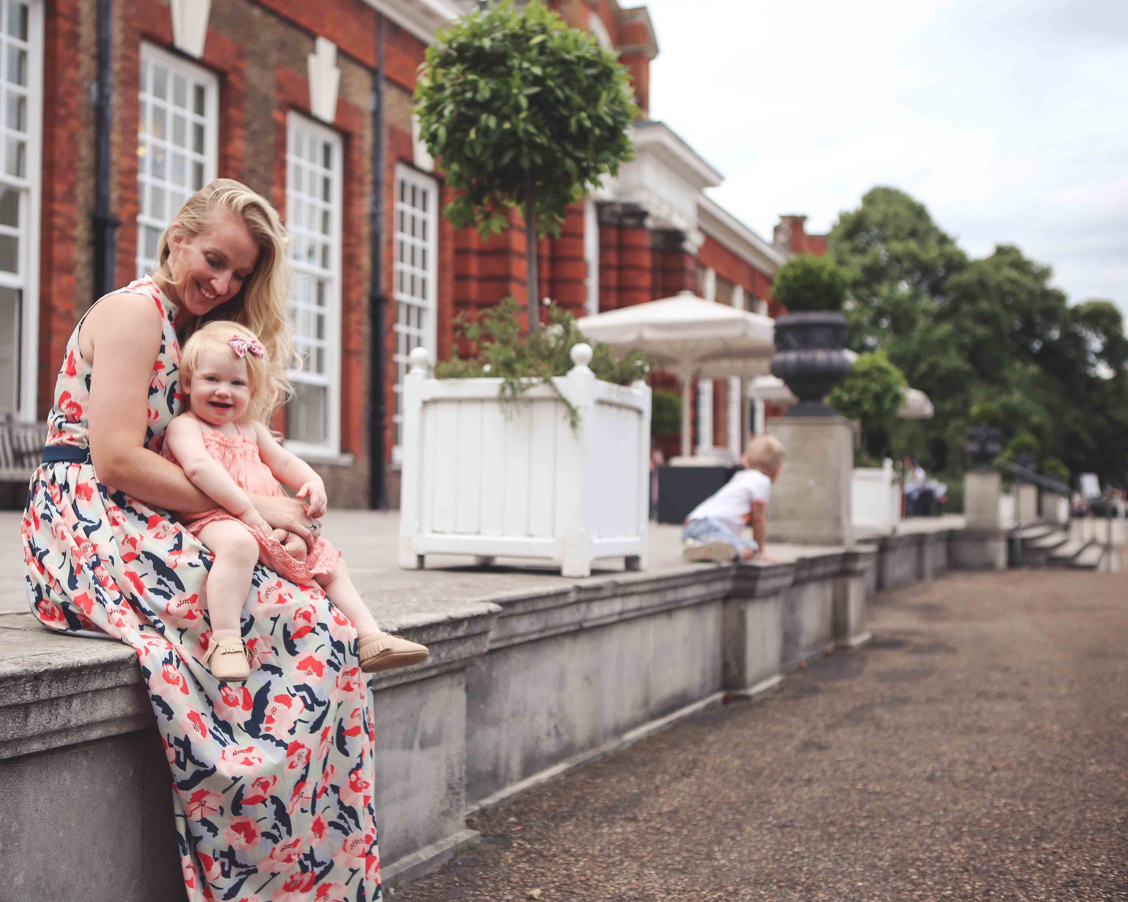 Traveling to London with Kids featuring the Grosvenor House Suites by Jumeirah by Atlanta blogger Jessica of Happily Hughes