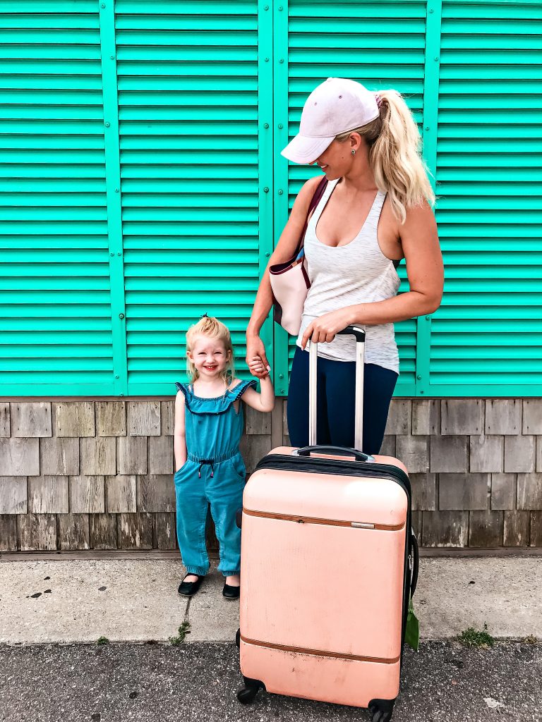 Headed to Wilmington, NC with the family soon? Popular Atlanta Blogger Happily Hughes is sharing her family travel guide Wilmington NC. Click to see it HERE!