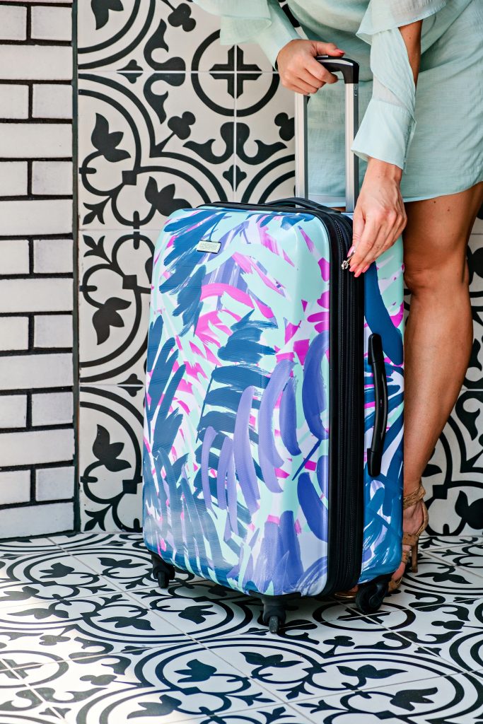 Summertime means vacation time right? Popular Atlanta Blogger Happily Hughes is sharing her top tips show you how to pack like a travel pro.  Click to see them here!