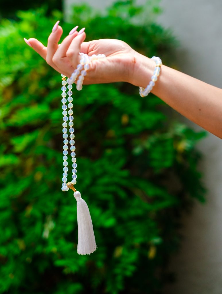 Curious how to relax, refresh and realign? Popular Atlanta Blogger Happily Hughes is sharing why she is loving Mala Prayer to help get herself centered! See more HERE!