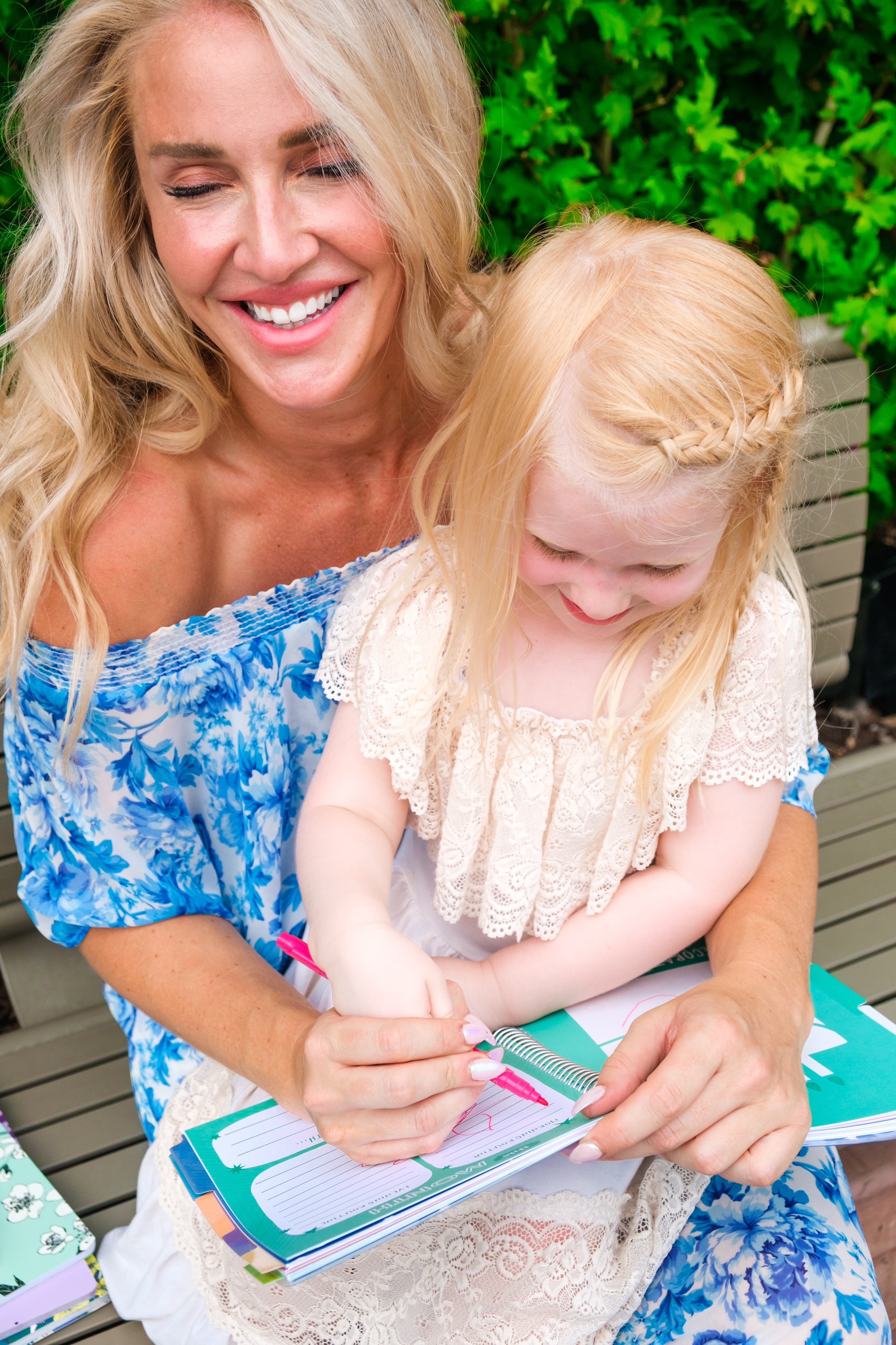 Looking for the best way to manage your life? Popular Atlanta Blogger Happily Hughes is sharing her top tips to utilizing Erin Condren products to manage life easily.  See how she does HERE!