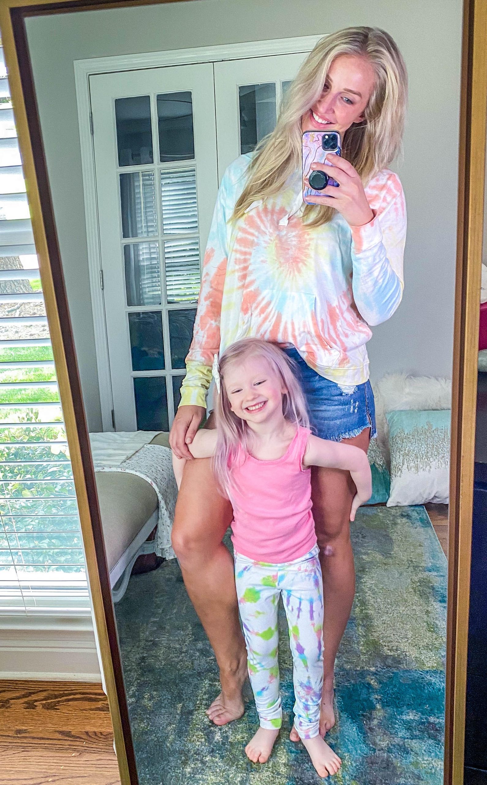 Need a few cute mommy and me matching outfits? Popular Atlanta Blogger Happily Hughes is sharing her favorite mommy and me mathing outfits from Red Dress! Click to see them HERE!